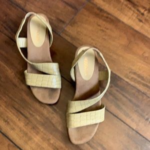 Aerosoles Brassiere Slingback Sandals